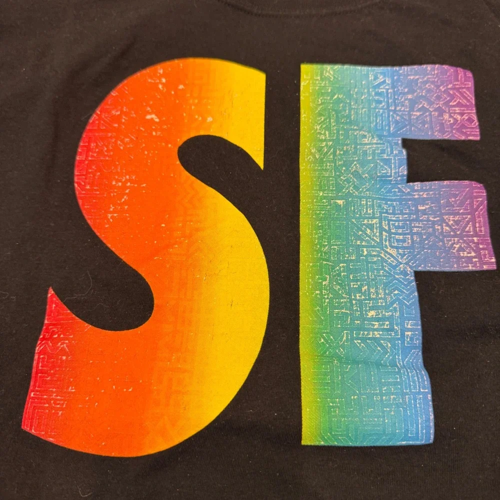 Nike SF T-Shirt Rainbow Graphic Pride Short Sleeve Top Regular Fit‎ Large